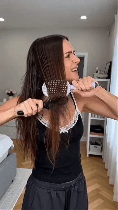 🔥Electric Spray Air Cushion Massage Hair Comb – Anti-Tangle & Essential Oil Mist Brush